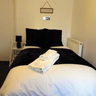 Kings Arms Hotel Holsworthy Extérieur photo