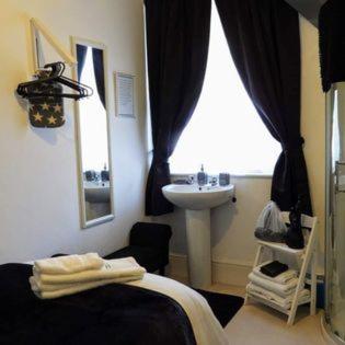 Kings Arms Hotel Holsworthy Extérieur photo